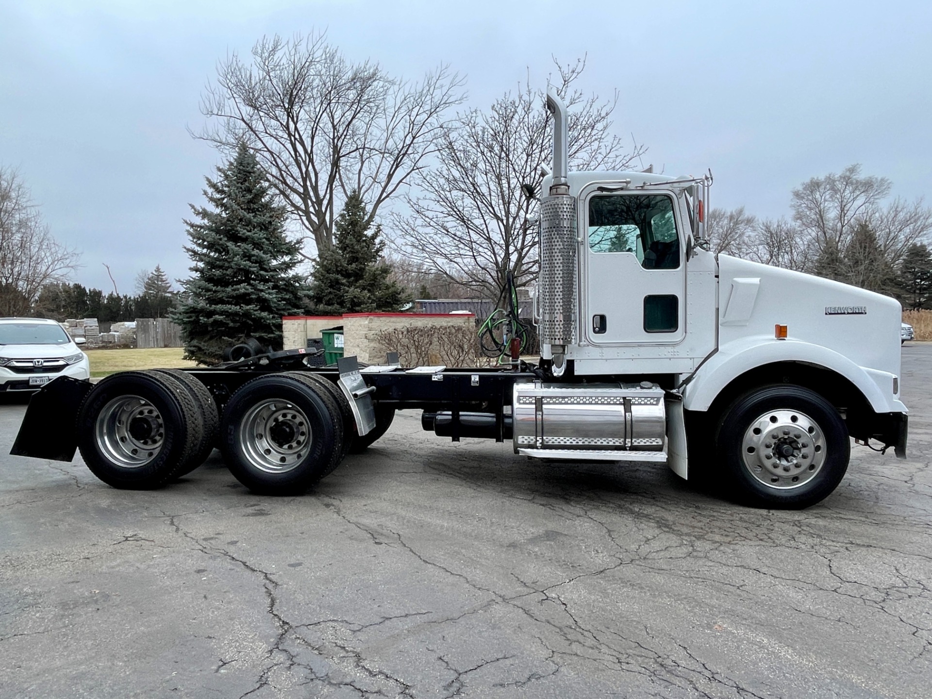 Used-2006-Kenworth-T800-Day-Cab---Cummins-ISX---475-Horsepower---10-Speed-Manual---WET-KIT