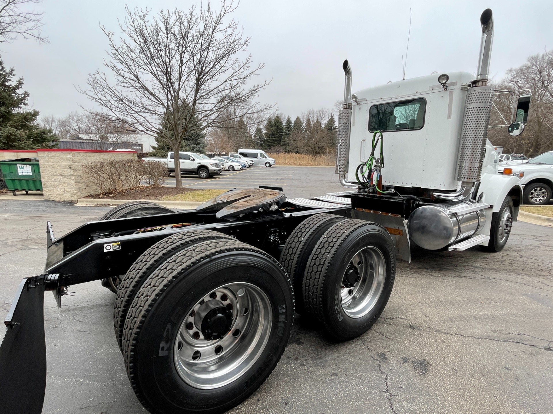 Used-2006-Kenworth-T800-Day-Cab---Cummins-ISX---475-Horsepower---10-Speed-Manual---WET-KIT