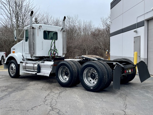 Used-2006-Kenworth-T800-Day-Cab---Cummins-ISX---475-Horsepower---10-Speed-Manual---WET-KIT