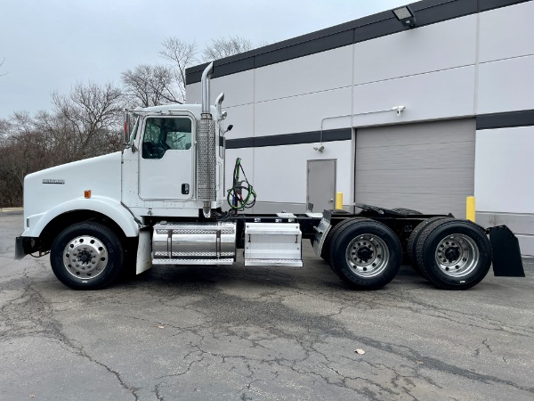 Used-2006-Kenworth-T800-Day-Cab---Cummins-ISX---475-Horsepower---10-Speed-Manual---WET-KIT