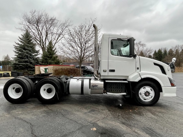 Used 2012 Volvo VNL Day Cab - Volvo D13 Turbo-Diesel - 10 Speed Manual - Low Miles for sale Sold at Chicago Motor Cars in West Chicago IL 60185 5