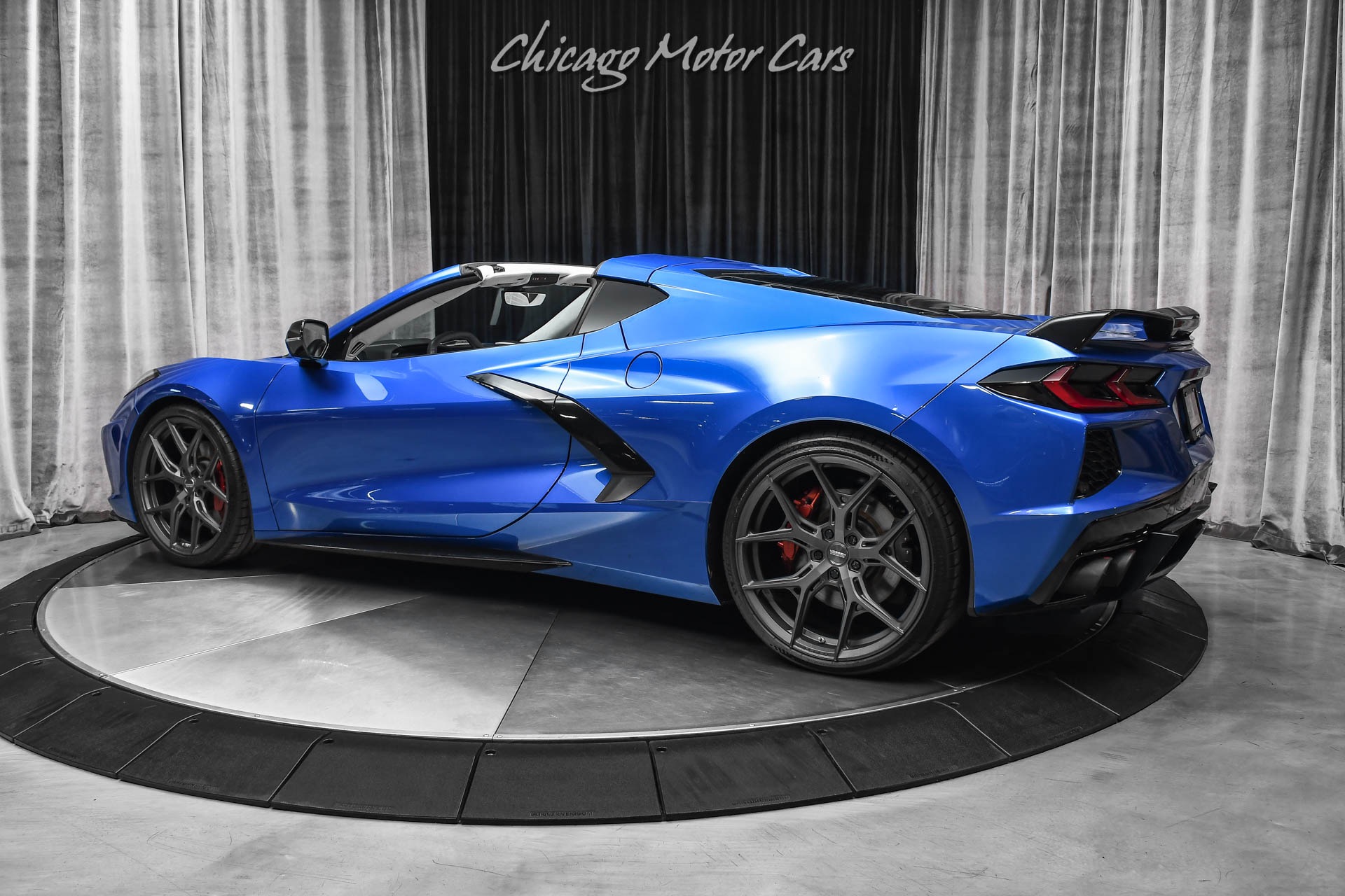 Used-2020-Chevrolet-Corvette-Stingray-3LT-C8-Coupe-with-Z51-Performance-Pkg-Carbon-Roof-Magnetic-Ride