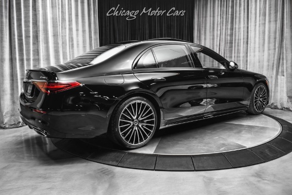 Used 2023 Mercedes-Benz S500 4Matic Sedan AMG Line! Night Pkg! AMG V-Spoke Wheels Only 12 Miles! for sale Sold at Chicago Motor Cars in West Chicago IL 60185 5