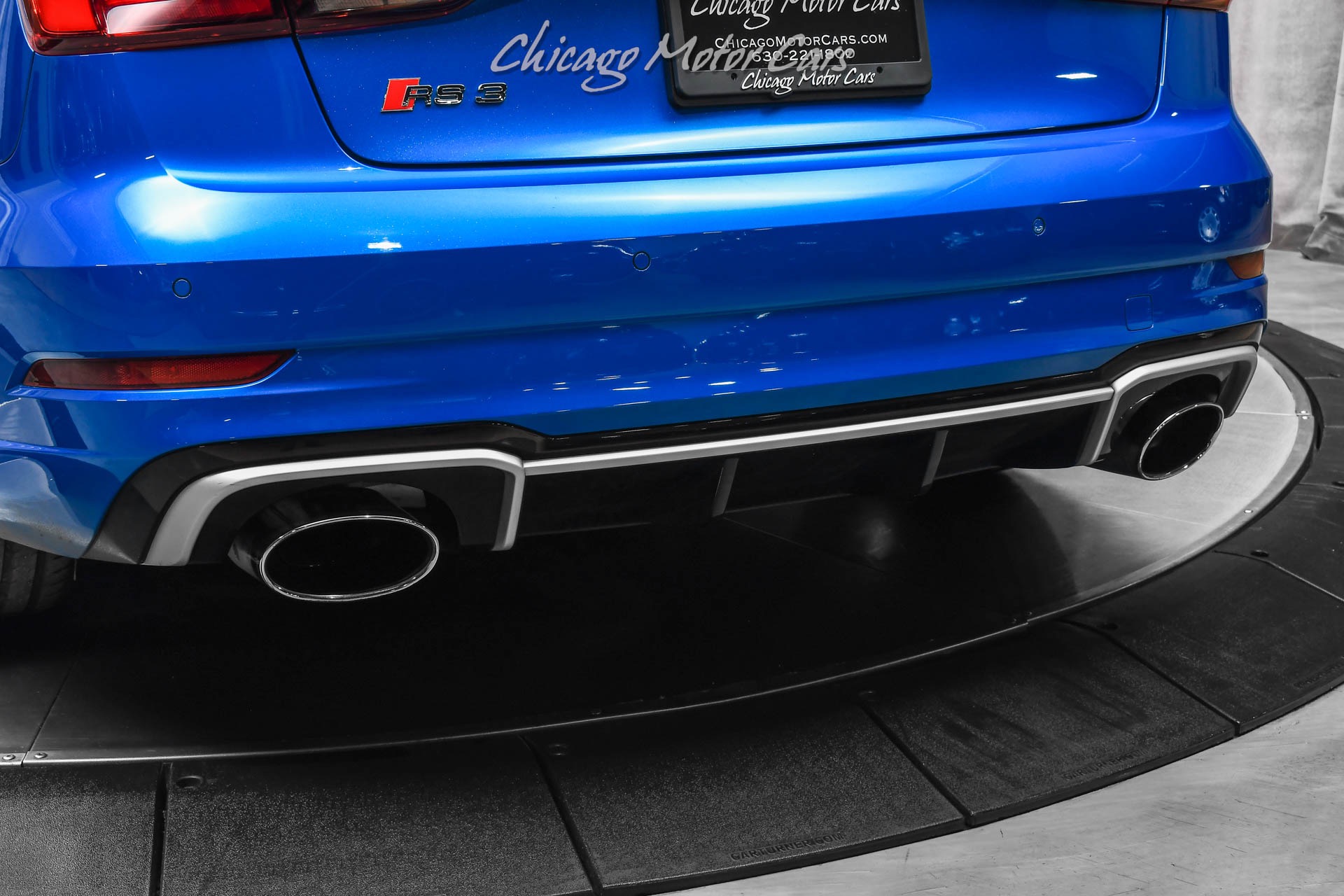 Used-2018-Audi-RS3-25T-quattro-Ara-Blue-Crystal-Effect-400HP-Carbon-Fiber-Inlays