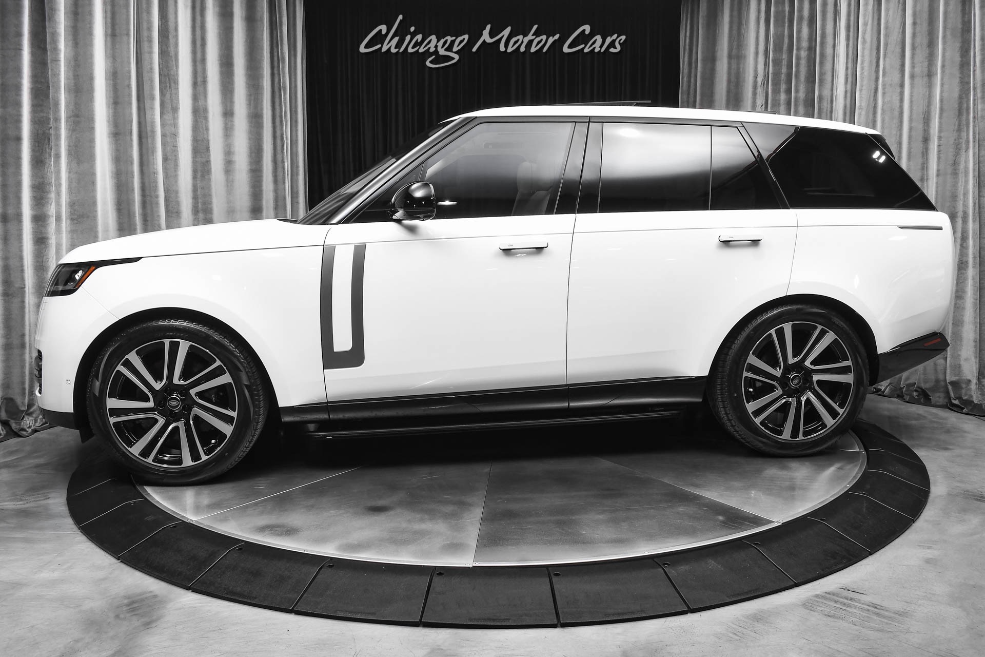 Used 2023 Land Rover Range Rover P530 SE TECHNOLOGY PACKAGE HEATED AND COOL FRONT SEATS RECLINING REAR SEAT for sale Sold at Chicago Motor Cars in West Chicago IL 60185 1