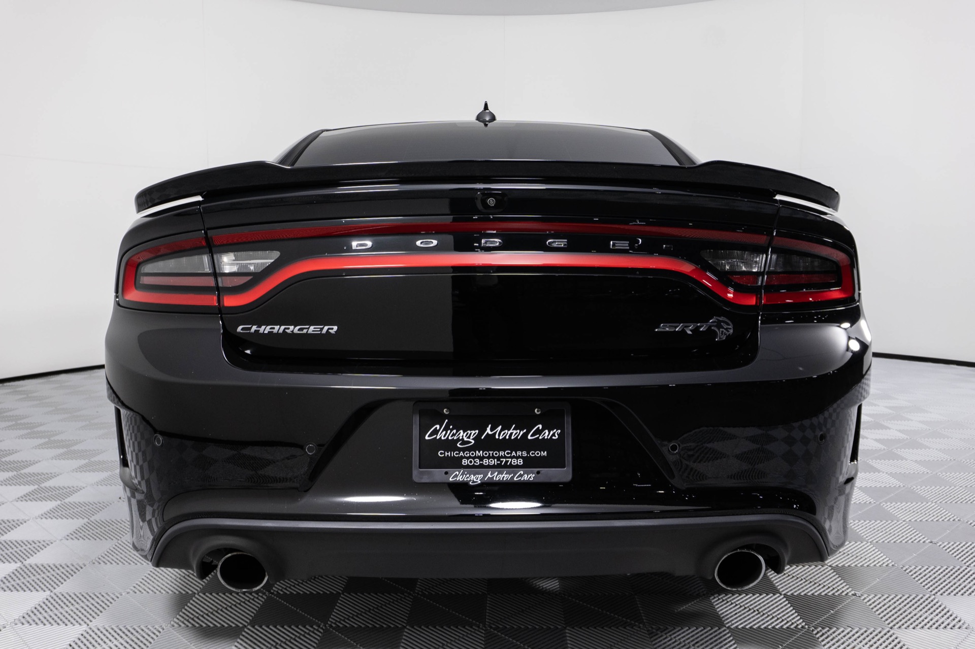 Used-2018-Dodge-Charger-SRT-HELLCAT-HUGE-MSRP-HIGHLY-DESIRED-MODEL-V8-HEMI-ENGINE