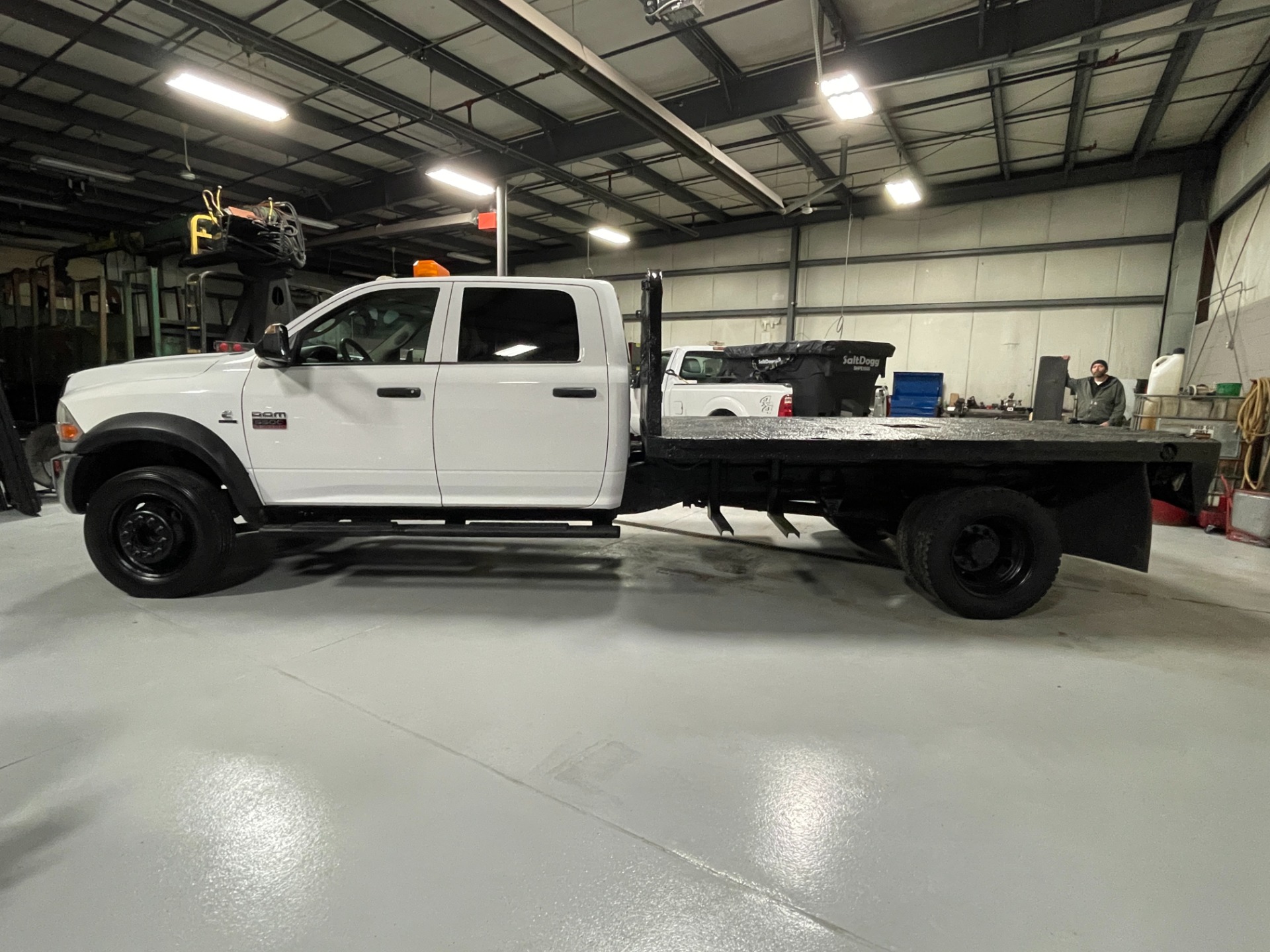 Used-2012-Ram-5500-Flatbed-Crew-Cab---67-Cummins-Turbo-Diesel---5TH-WHEEL---Low-Miles