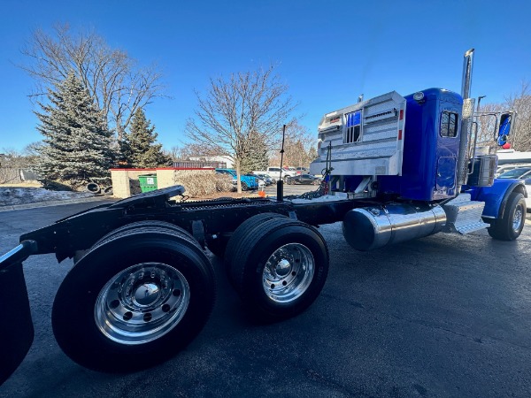 Used 2015 Peterbilt 389 Sleeper - Cummins ISX15 - 500 HP - 18 Speed Manual - 46K Rears - PTO for sale Sold at Chicago Motor Cars in West Chicago IL 60185 5