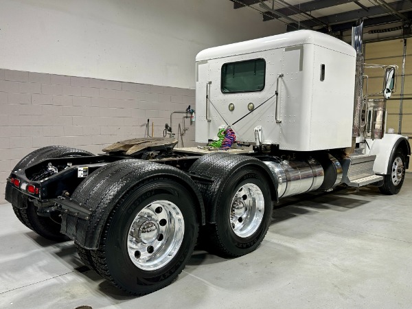 Used-2020-Peterbilt-389-Flat-Top-Sleeper---Cummins-X15---565-Horsepower---18-Speed-Manual