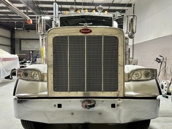 Used-2020-Peterbilt-389-Flat-Top-Sleeper---Cummins-X15---565-Horsepower---18-Speed-Manual