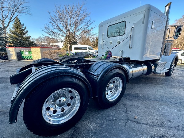 Used 2020 Peterbilt 389 Flat Top Sleeper - Cummins X15 - 565 Horsepower - 18 Speed Manual for sale Sold at Chicago Motor Cars in West Chicago IL 60185 5