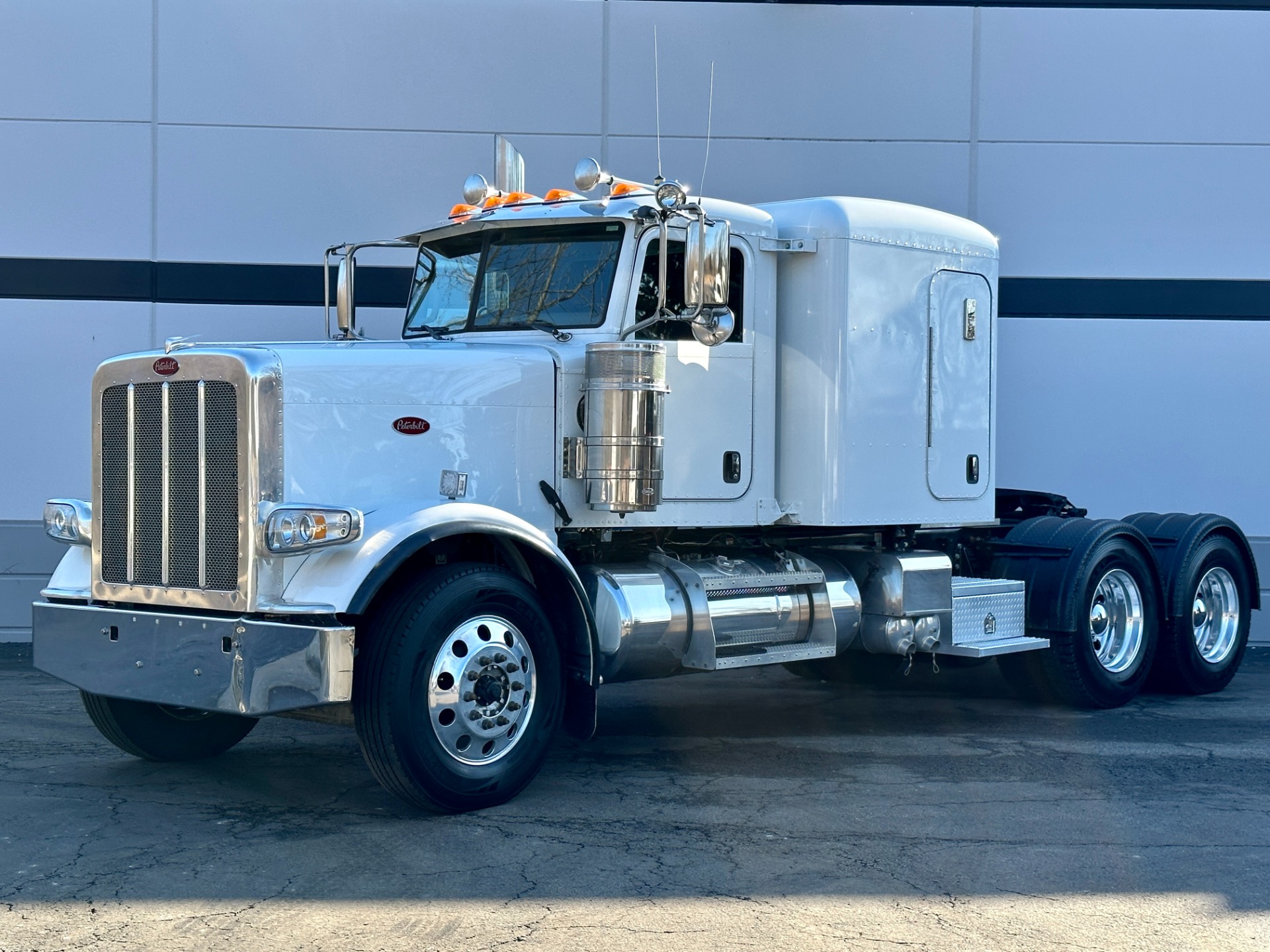 Used-2020-Peterbilt-389-Flat-Top-Sleeper---Cummins-X15---565-Horsepower---18-Speed-Manual