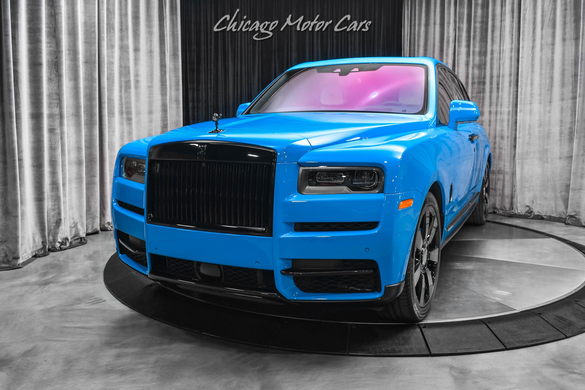 Used-2023-Rolls-Royce-Cullinan-Brand-New-Hottest-Color-Combo-Starlight-Headliner-Bespoke-Audio-Loaded