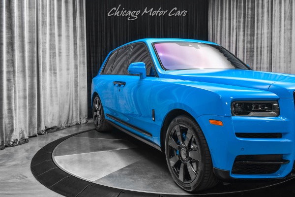 Used-2023-Rolls-Royce-Cullinan-Brand-New-Hottest-Color-Combo-Starlight-Headliner-Bespoke-Audio-Loaded