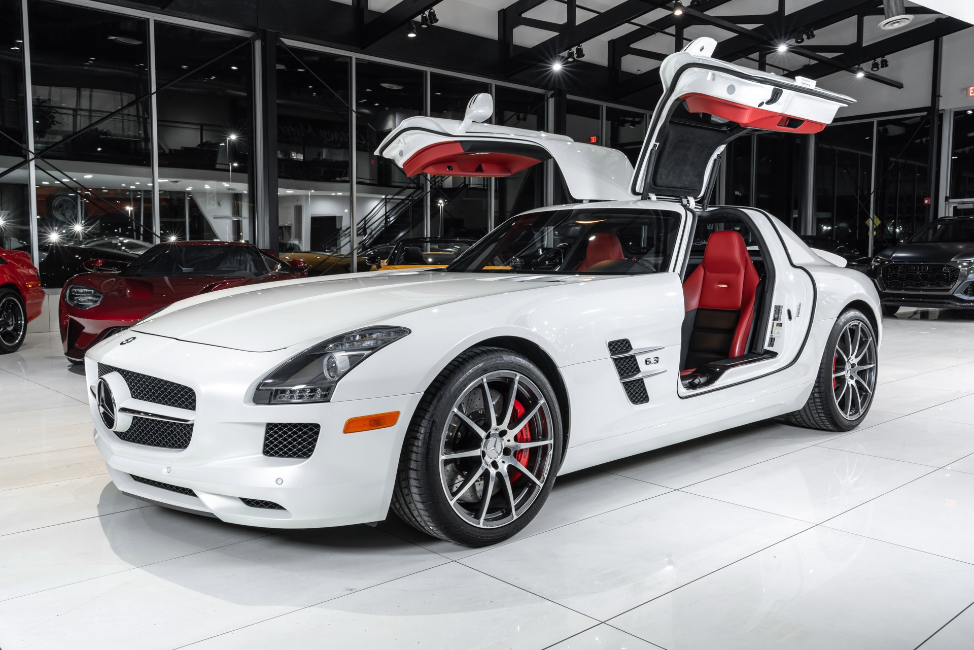 Used-2012-Mercedes-Benz-SLS-AMG-RARE-Gullwing-Coupe-BEST-Color-Combo-Carbon-Fiber-Interior-Collector-Car