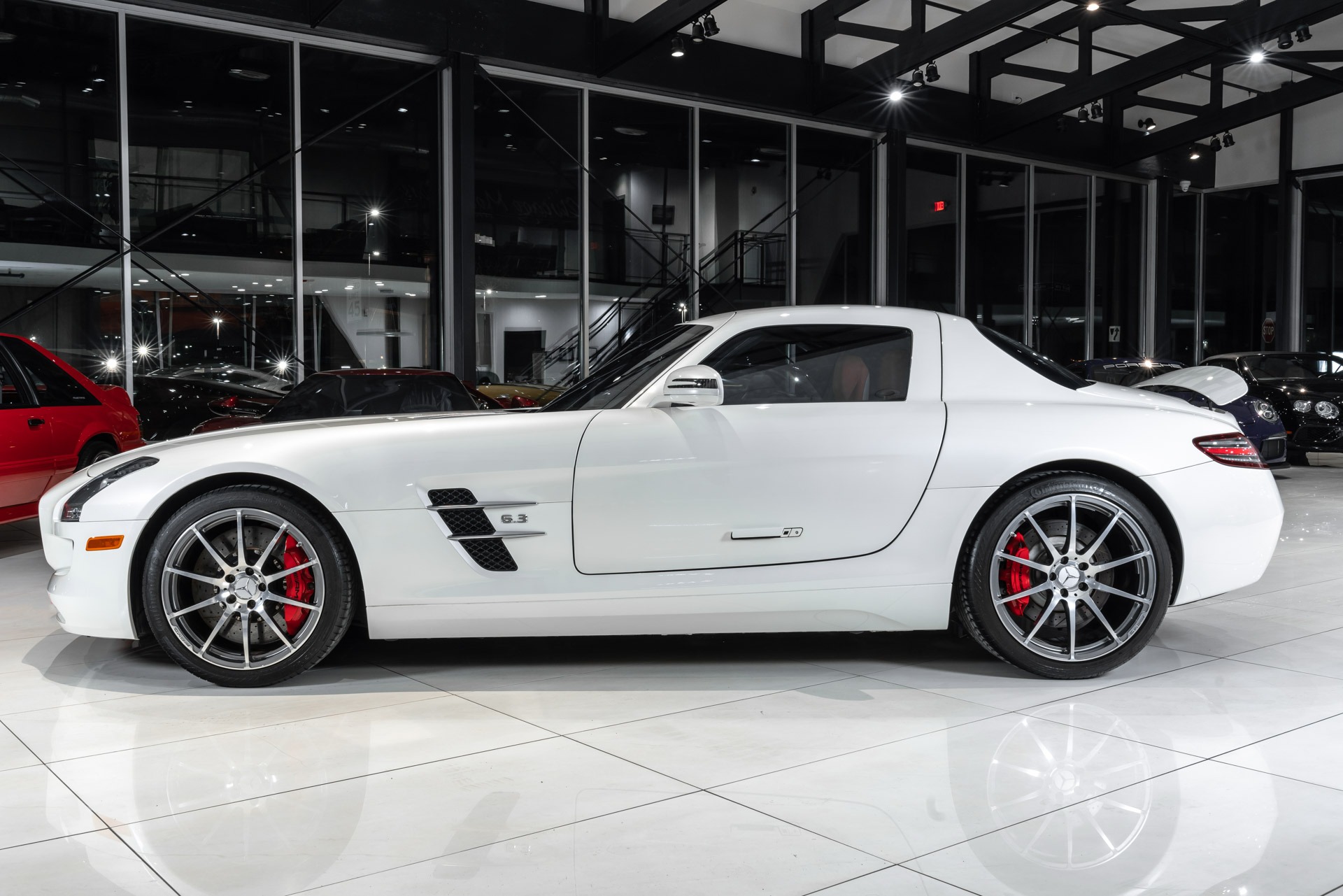 Used-2012-Mercedes-Benz-SLS-AMG-RARE-Gullwing-Coupe-BEST-Color-Combo-Carbon-Fiber-Interior-Collector-Car