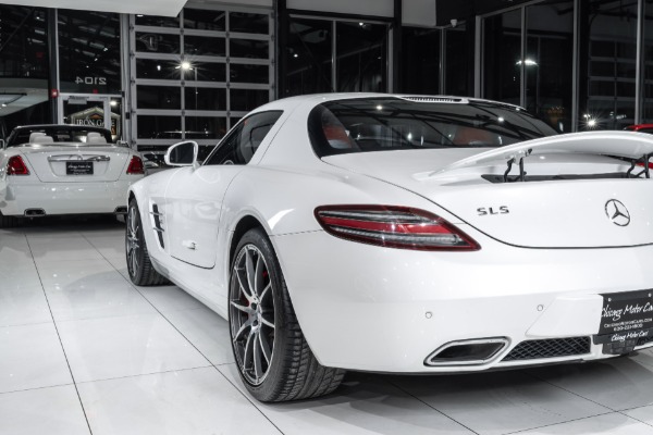 Used-2012-Mercedes-Benz-SLS-AMG-RARE-Gullwing-Coupe-BEST-Color-Combo-Carbon-Fiber-Interior-Collector-Car