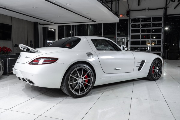 Used-2012-Mercedes-Benz-SLS-AMG-RARE-Gullwing-Coupe-BEST-Color-Combo-Carbon-Fiber-Interior-Collector-Car