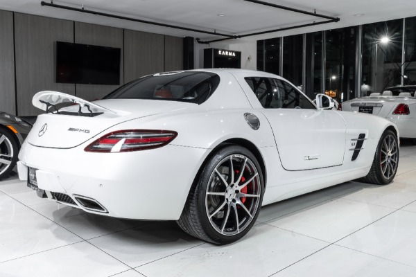 Used-2012-Mercedes-Benz-SLS-AMG-RARE-Gullwing-Coupe-BEST-Color-Combo-Carbon-Fiber-Interior-Collector-Car