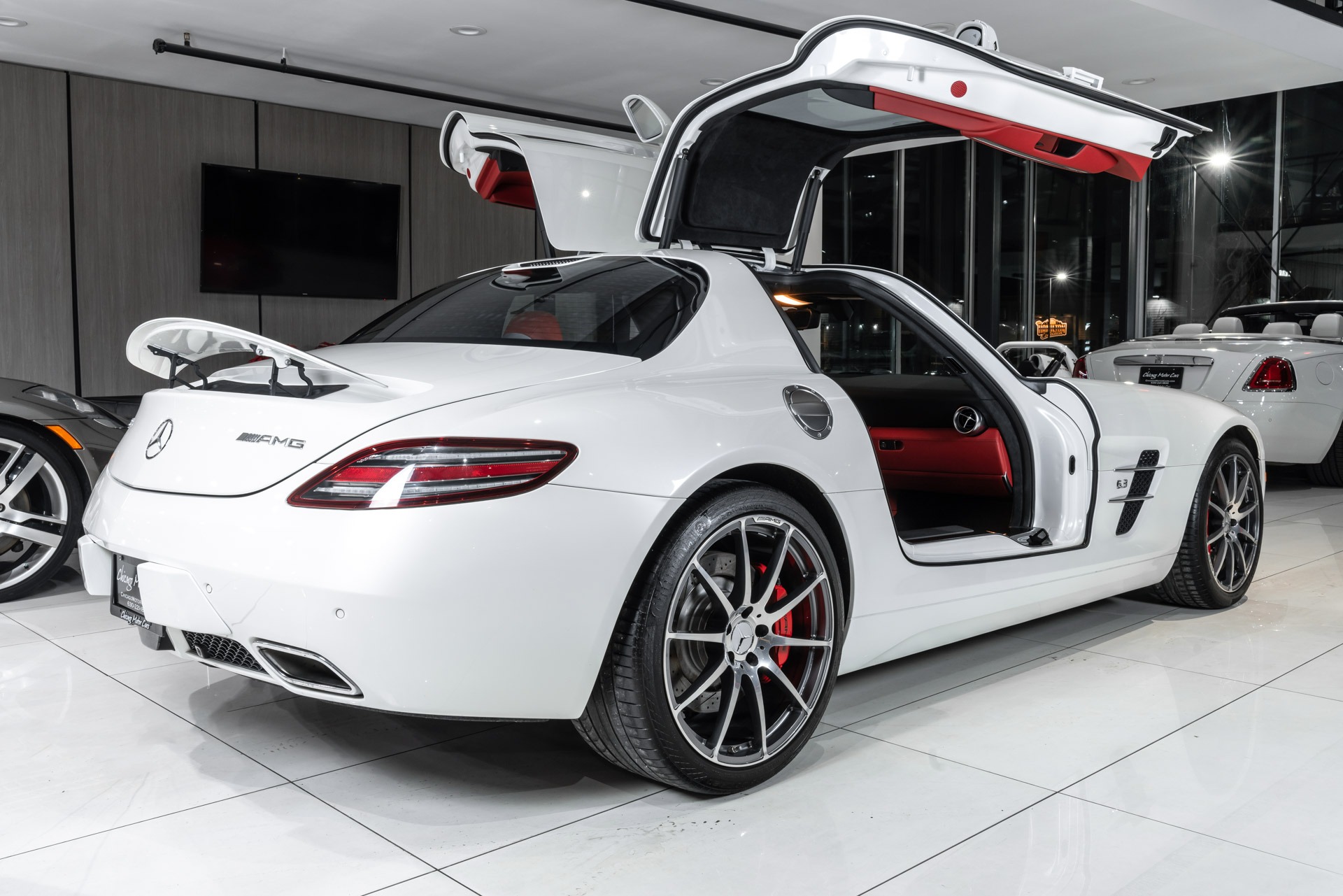 Used-2012-Mercedes-Benz-SLS-AMG-RARE-Gullwing-Coupe-BEST-Color-Combo-Carbon-Fiber-Interior-Collector-Car