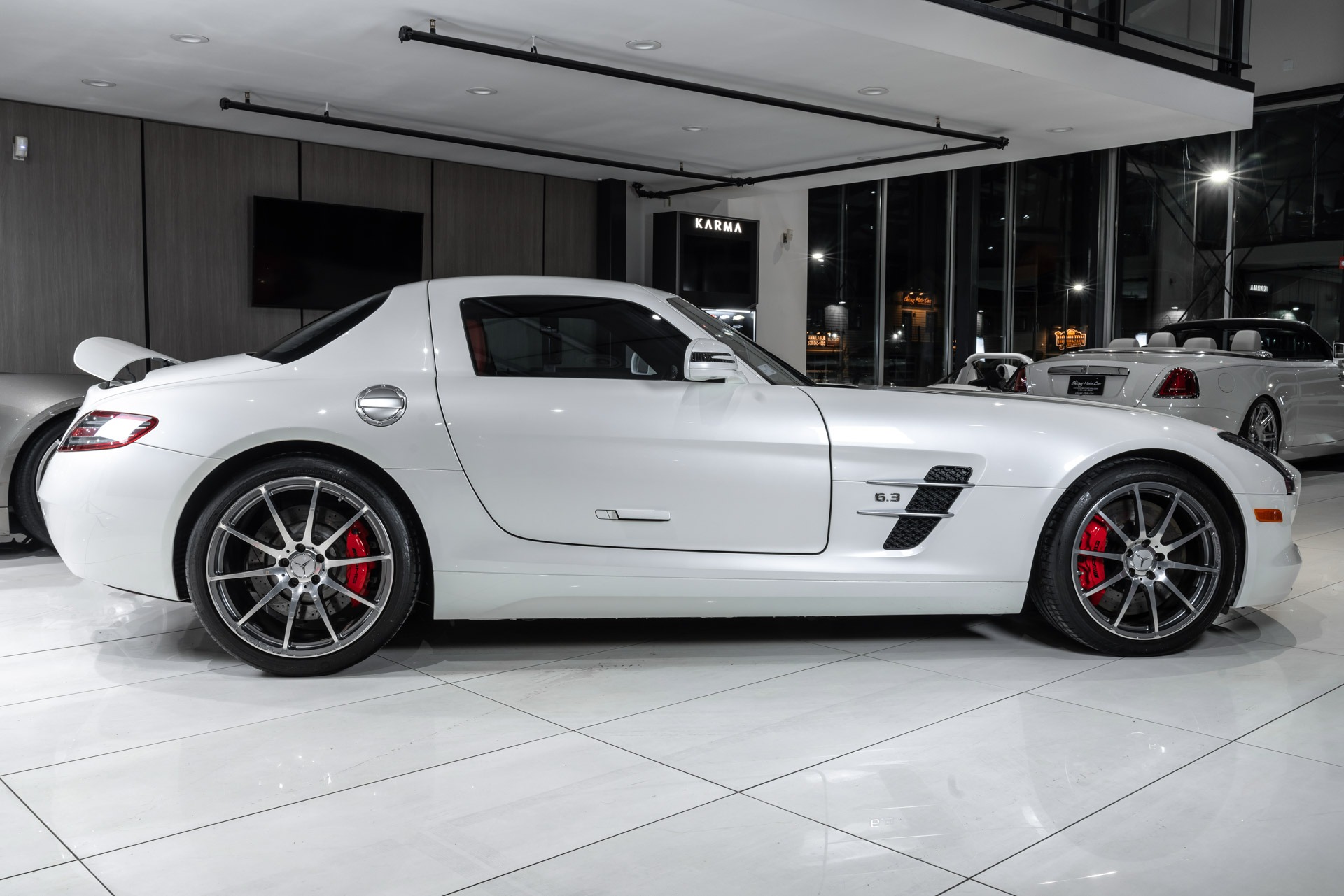 Used-2012-Mercedes-Benz-SLS-AMG-RARE-Gullwing-Coupe-BEST-Color-Combo-Carbon-Fiber-Interior-Collector-Car