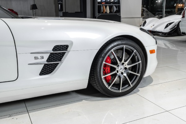 Used-2012-Mercedes-Benz-SLS-AMG-RARE-Gullwing-Coupe-BEST-Color-Combo-Carbon-Fiber-Interior-Collector-Car