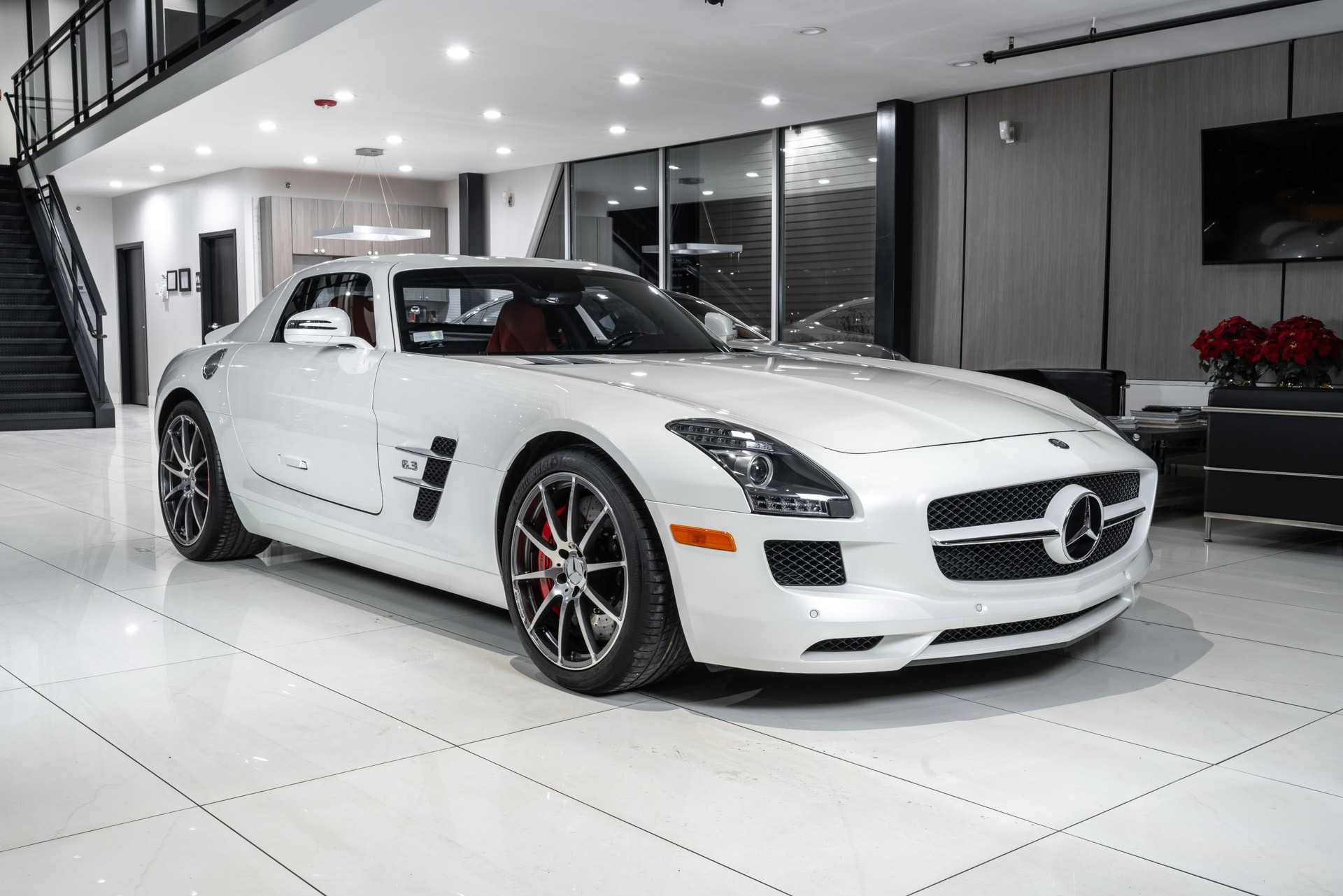 Used-2012-Mercedes-Benz-SLS-AMG-RARE-Gullwing-Coupe-BEST-Color-Combo-Carbon-Fiber-Interior-Collector-Car