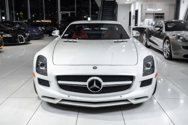 Used-2012-Mercedes-Benz-SLS-AMG-RARE-Gullwing-Coupe-BEST-Color-Combo-Carbon-Fiber-Interior-Collector-Car