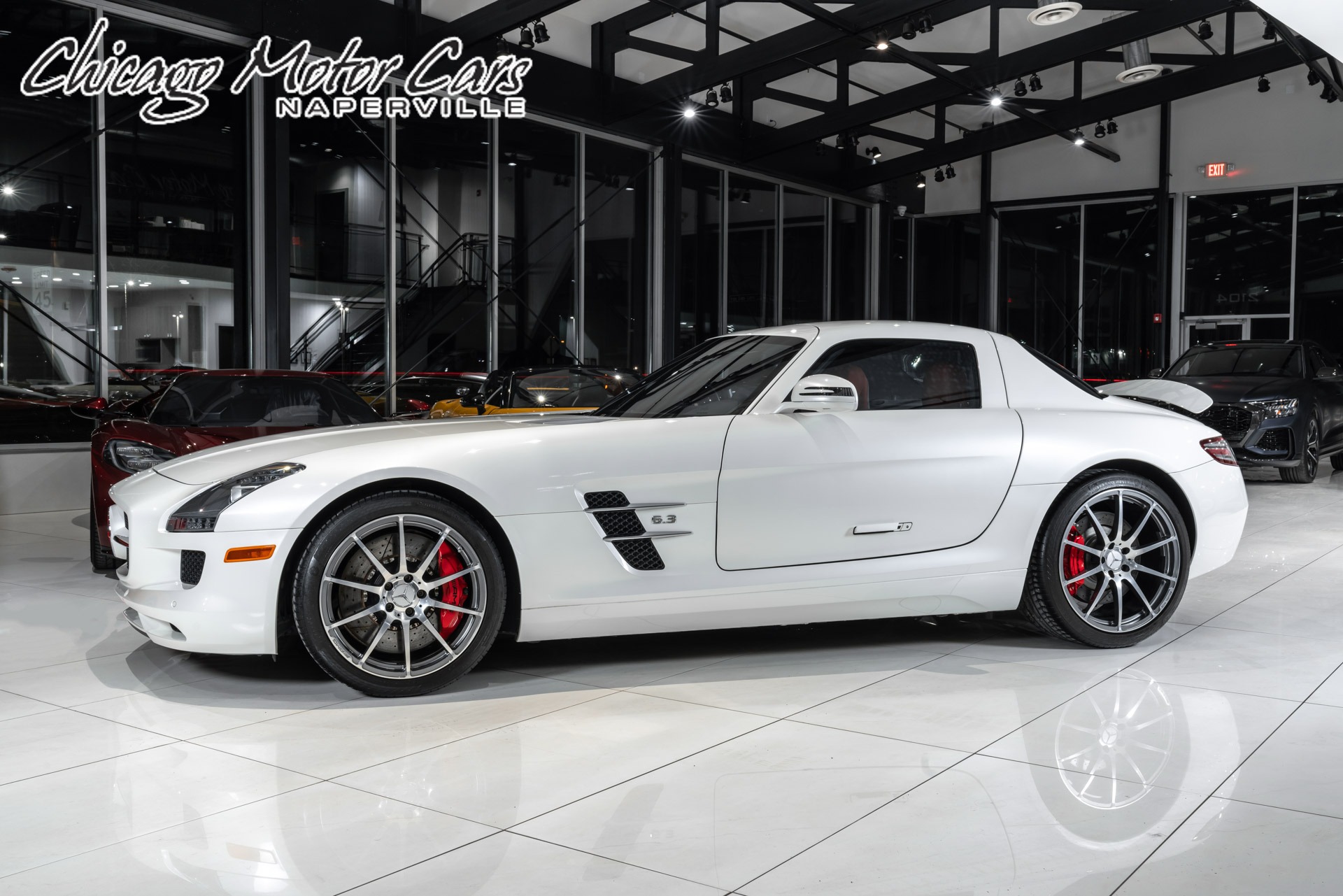 Used-2012-Mercedes-Benz-SLS-AMG-RARE-Gullwing-Coupe-BEST-Color-Combo-Carbon-Fiber-Interior-Collector-Car