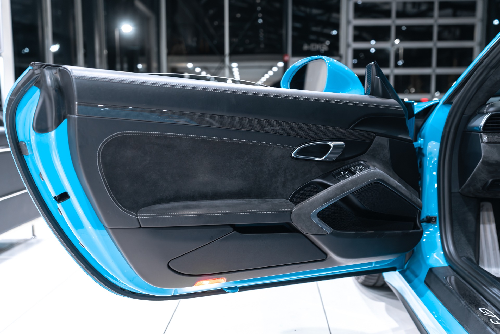 Used-2018-Porsche-911-GT3-Coupe-Miami-Blue-Front-Lift-Carbon-Bucket-Seats-Carbon-Interior-Pkg