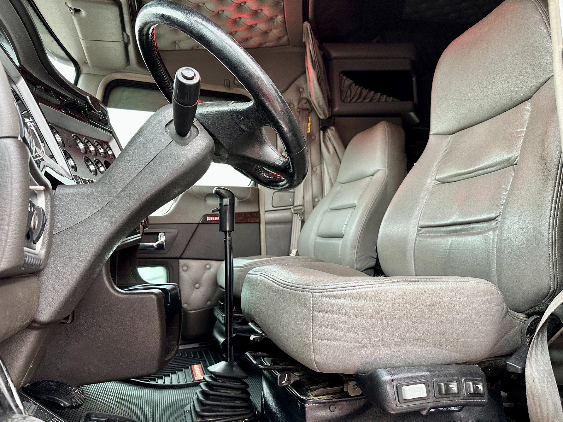 2017 KENWORTH W9 SERIES - Image 49