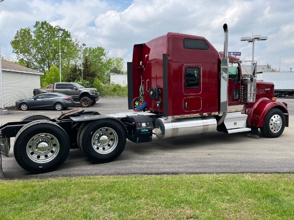 Used 2017 Kenworth W900 Raised Sleeper GLIDER CAT 3406 18 Speed Manual 550 HP for sale Sold at Chicago Motor Cars in West Chicago IL 60185 5