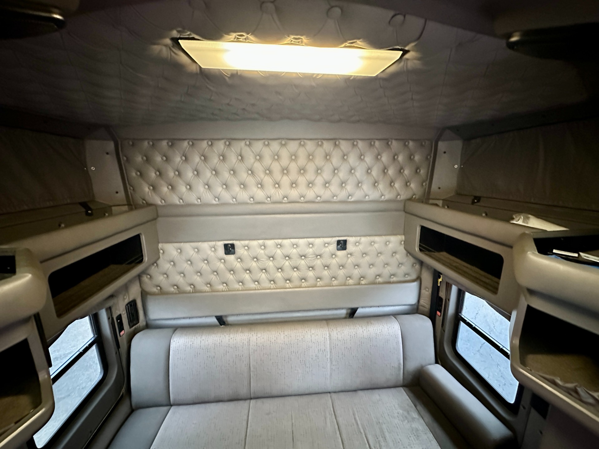 2017 KENWORTH W9 SERIES - Image 53