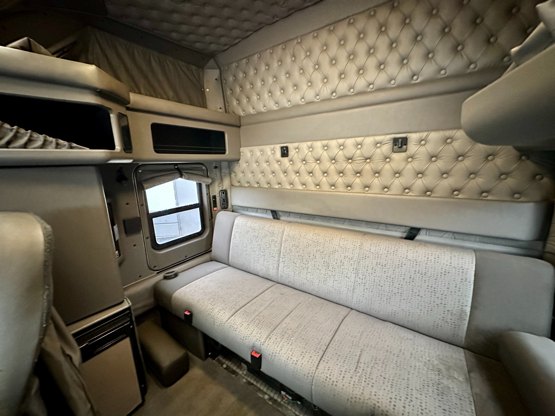 2017 KENWORTH W9 SERIES - Image 56