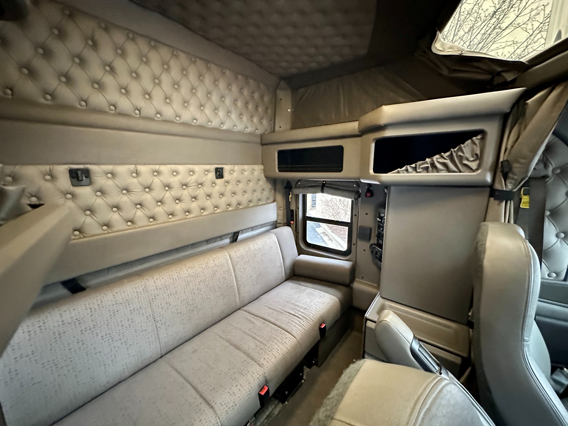 2017 KENWORTH W9 SERIES - Image 57