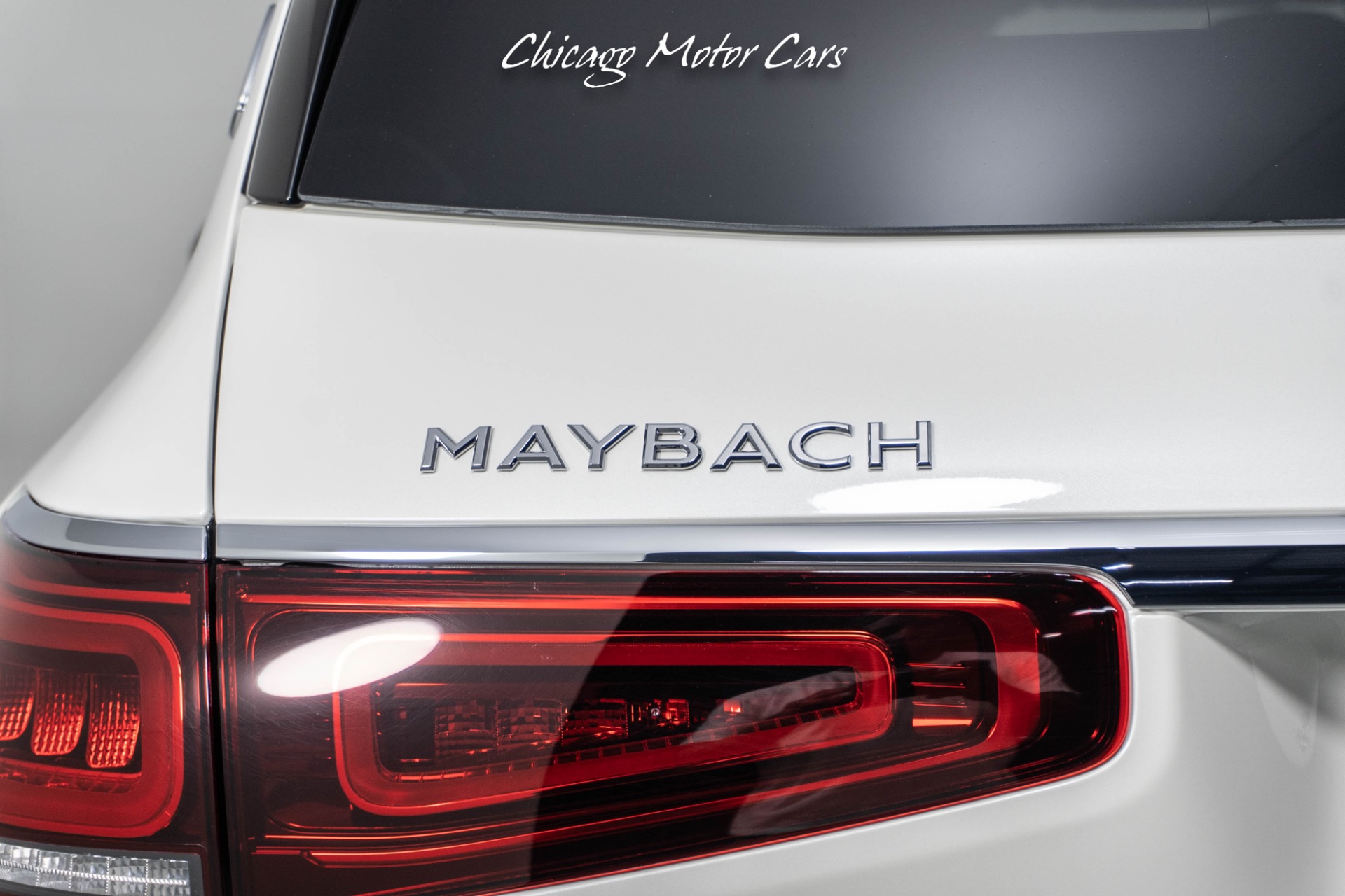 Used-2023-Mercedes-Benz-GLS-600-4MATIC-MAYBACH-REAR-FOLDING-TABLES-CHAMPAGNE-FRIDGE