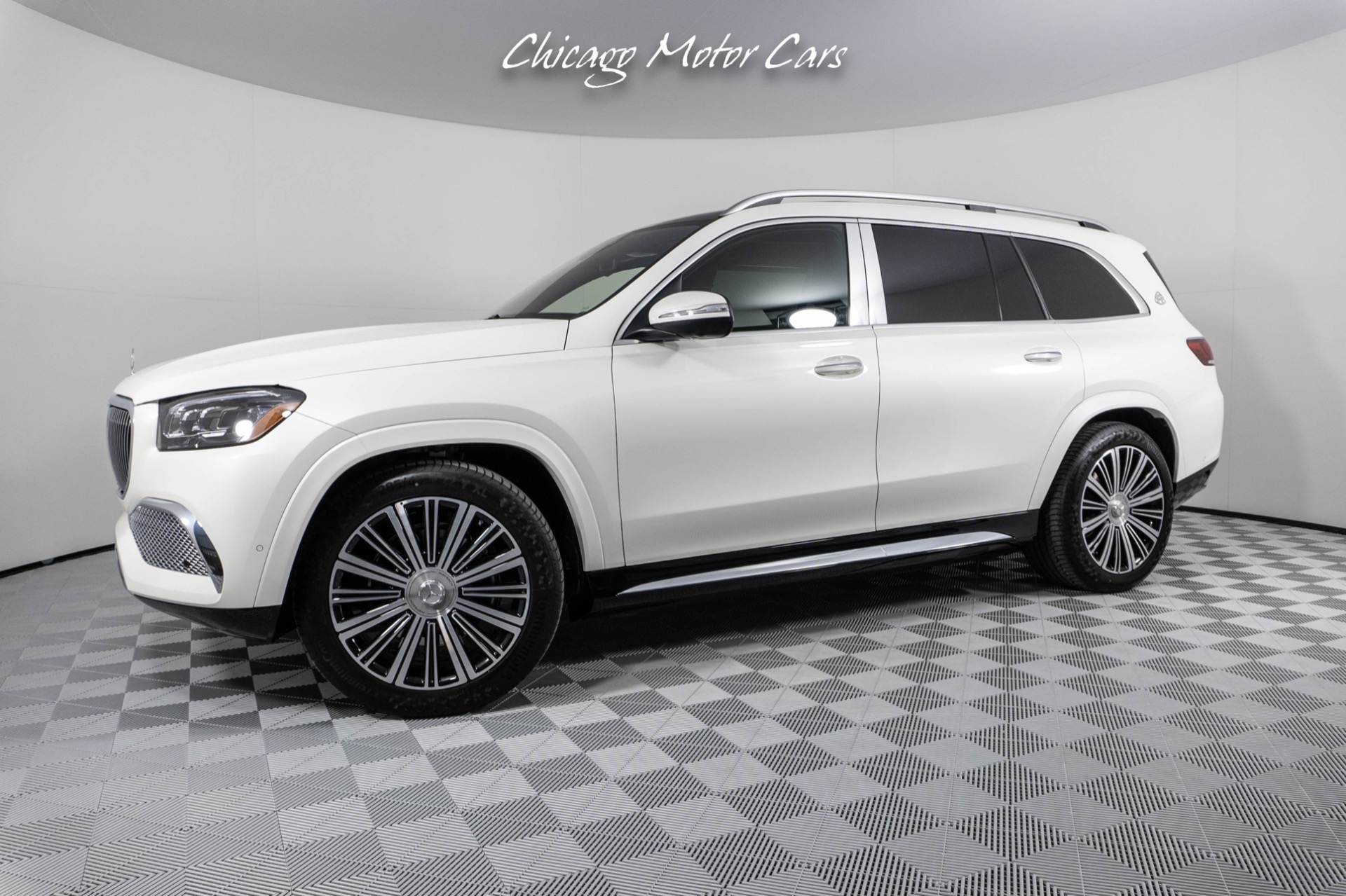 Used-2023-Mercedes-Benz-GLS-600-4MATIC-MAYBACH-REAR-FOLDING-TABLES-CHAMPAGNE-FRIDGE