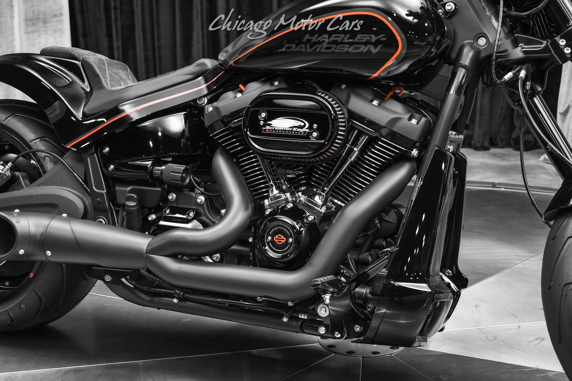 Used-2019-HARLEY-DAVIDSON-FXDRS-TOTAL-CUSTOM-98-MILES-TASTEFUL-UPGRADES