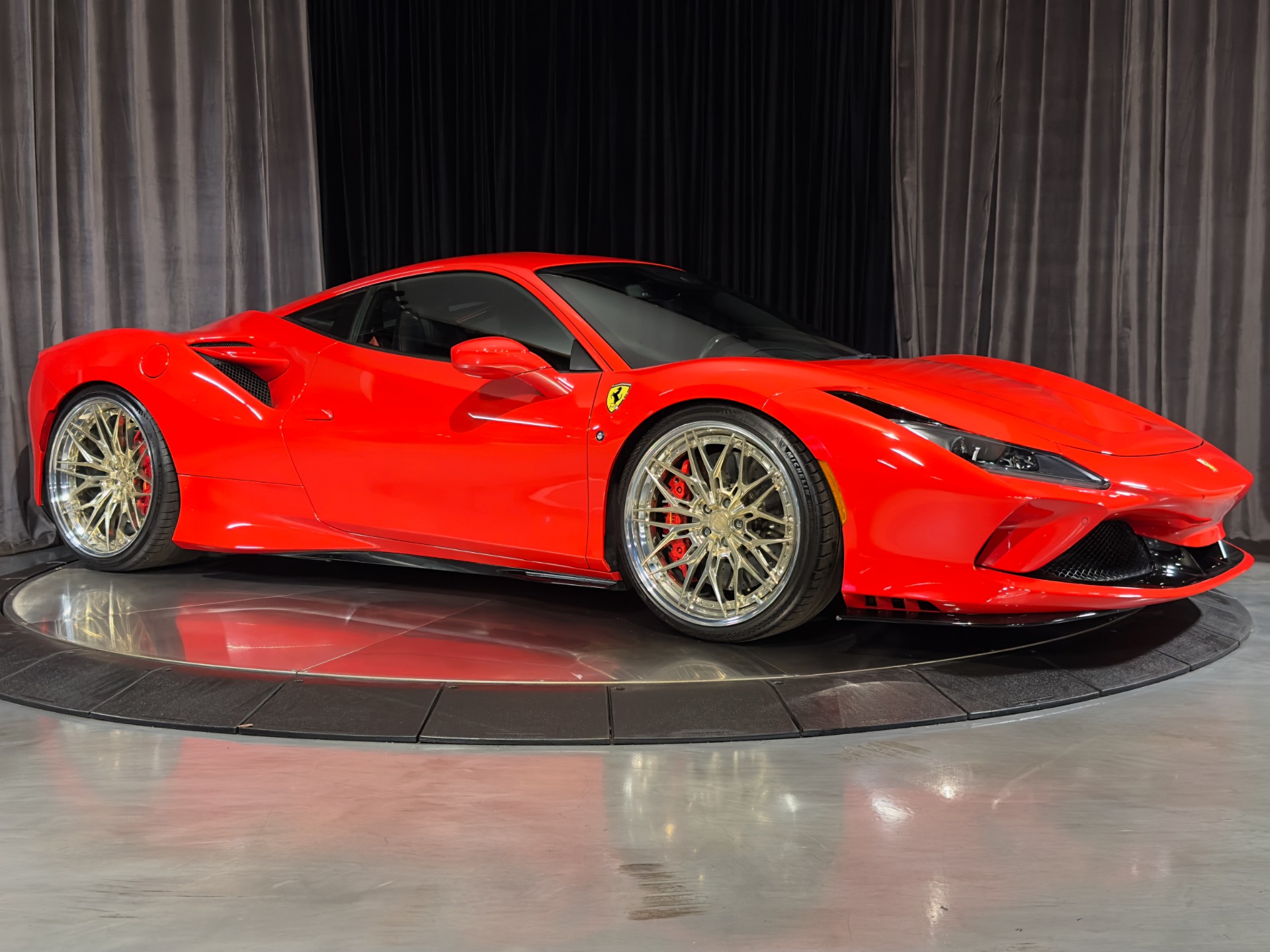 Used-2020-Ferrari-F8-Tributo-Coupe-ONLY-1001-Miles-Carbon-Steering-Wheel-Full-Electric-Seats-FULL-PPF