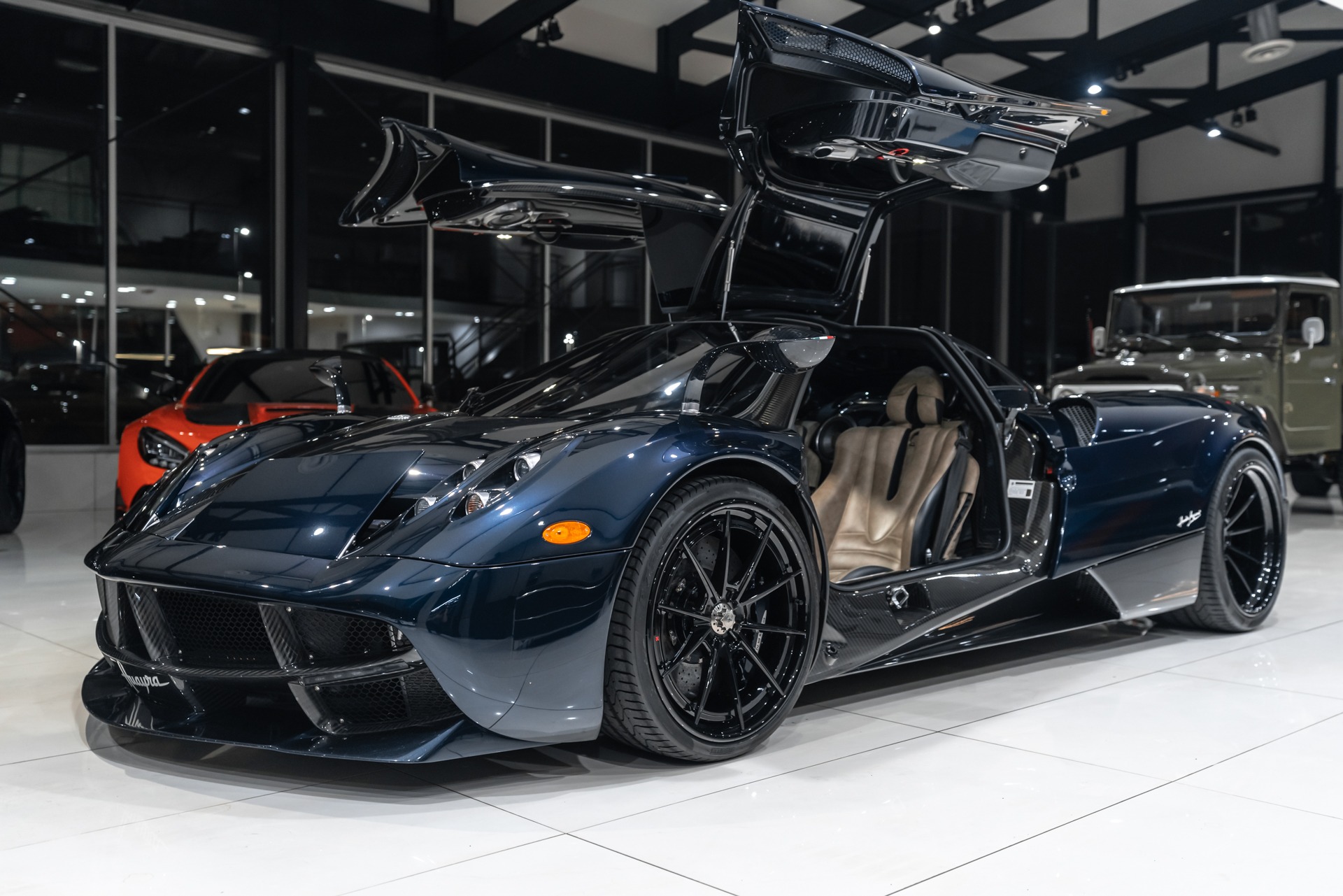 Used-2014-Pagani-Huayra-Coupe-1-of-ONLY-100-Full-Body-PPF-TONS-of-Carbon-Fiber-Service-Records