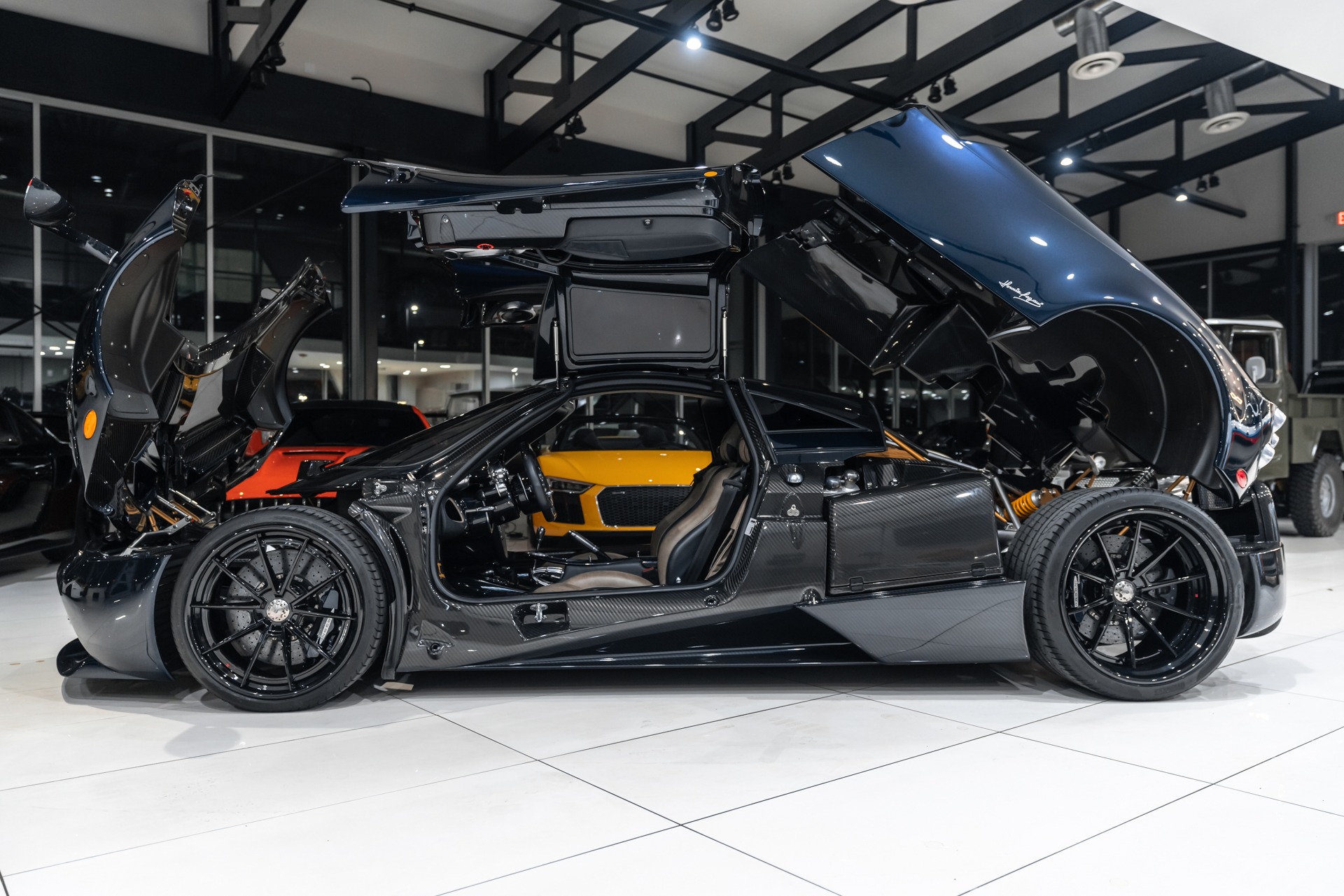 Used-2014-Pagani-Huayra-Coupe-1-of-ONLY-100-Full-Body-PPF-TONS-of-Carbon-Fiber-Service-Records