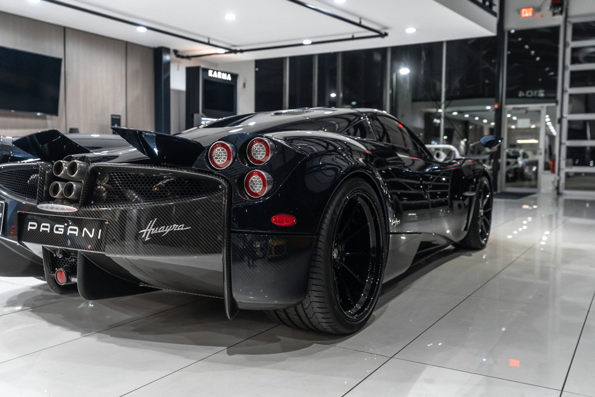 Used-2014-Pagani-Huayra-Coupe-1-of-ONLY-100-Full-Body-PPF-TONS-of-Carbon-Fiber-Service-Records