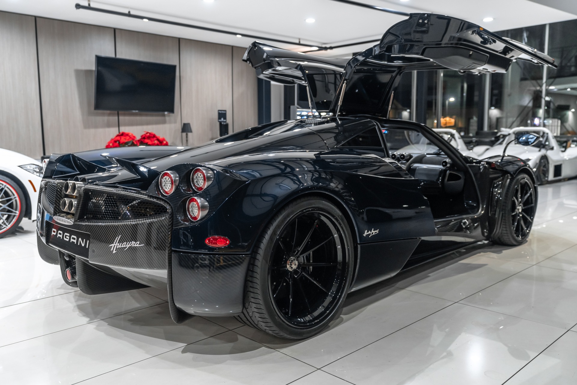 Used-2014-Pagani-Huayra-Coupe-1-of-ONLY-100-Full-Body-PPF-TONS-of-Carbon-Fiber-Service-Records