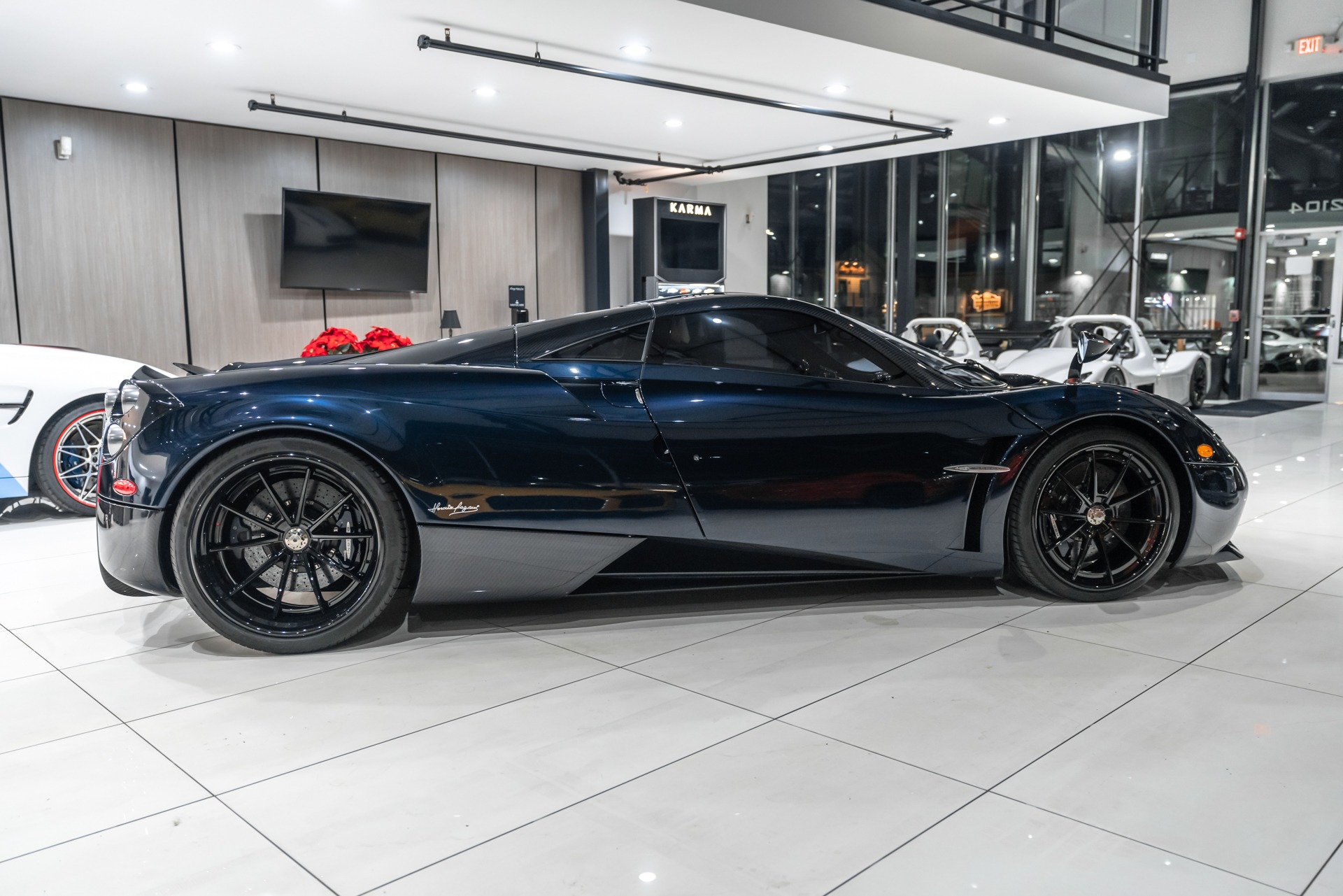 Used-2014-Pagani-Huayra-Coupe-1-of-ONLY-100-Full-Body-PPF-TONS-of-Carbon-Fiber-Service-Records