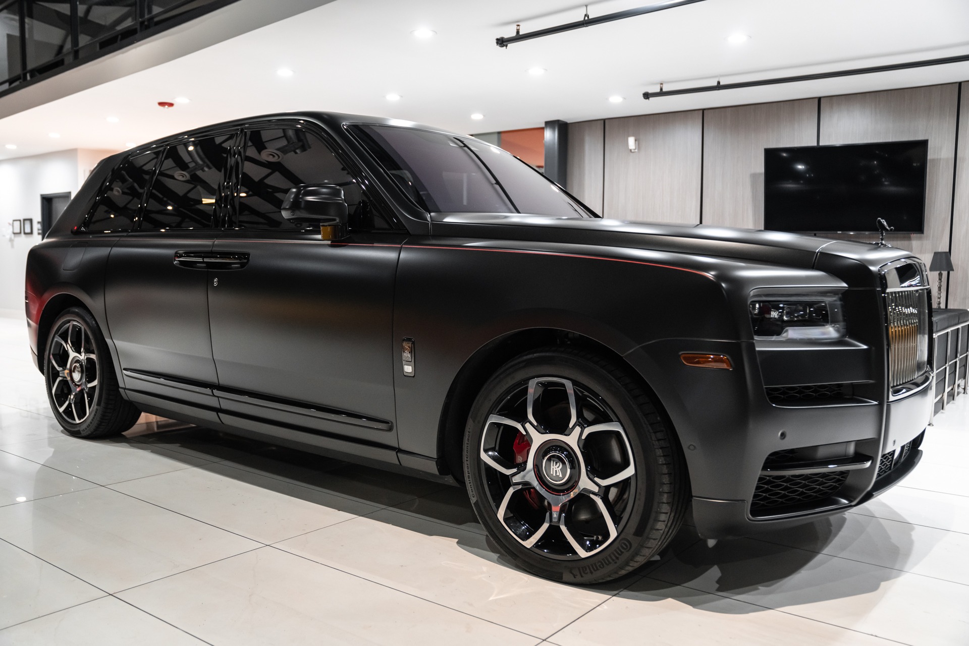 Used-2021-Rolls-Royce-Cullinan-Black-Badge-V12-AWD-Bespoke-Interior-Shooting-Star-Huge-MSRP