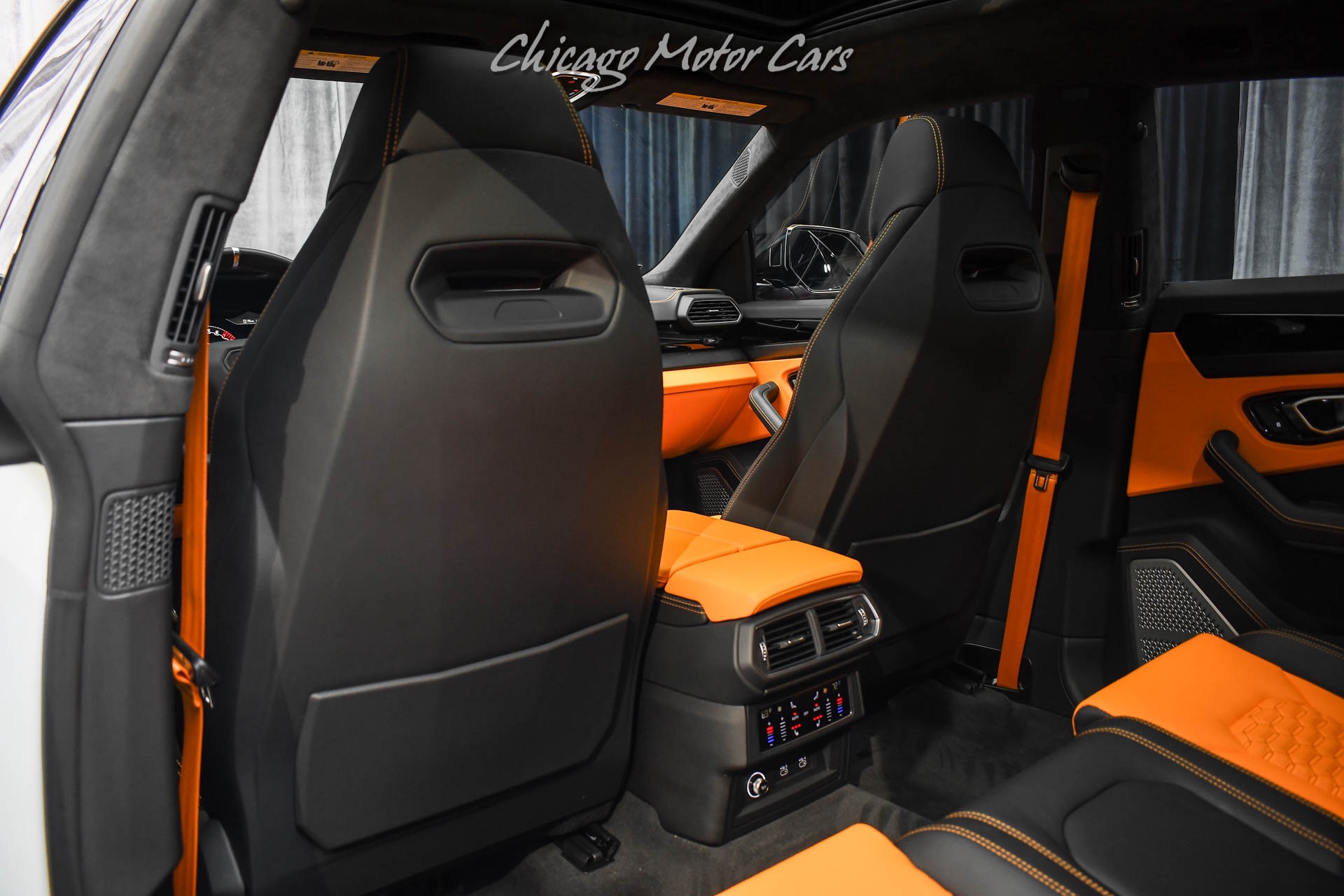 Used-2022-Lamborghini-Urus-SUV-LOADED-Hot-Color-Combo-B-O-3D-Audio-Parking-Assistance-Pkg