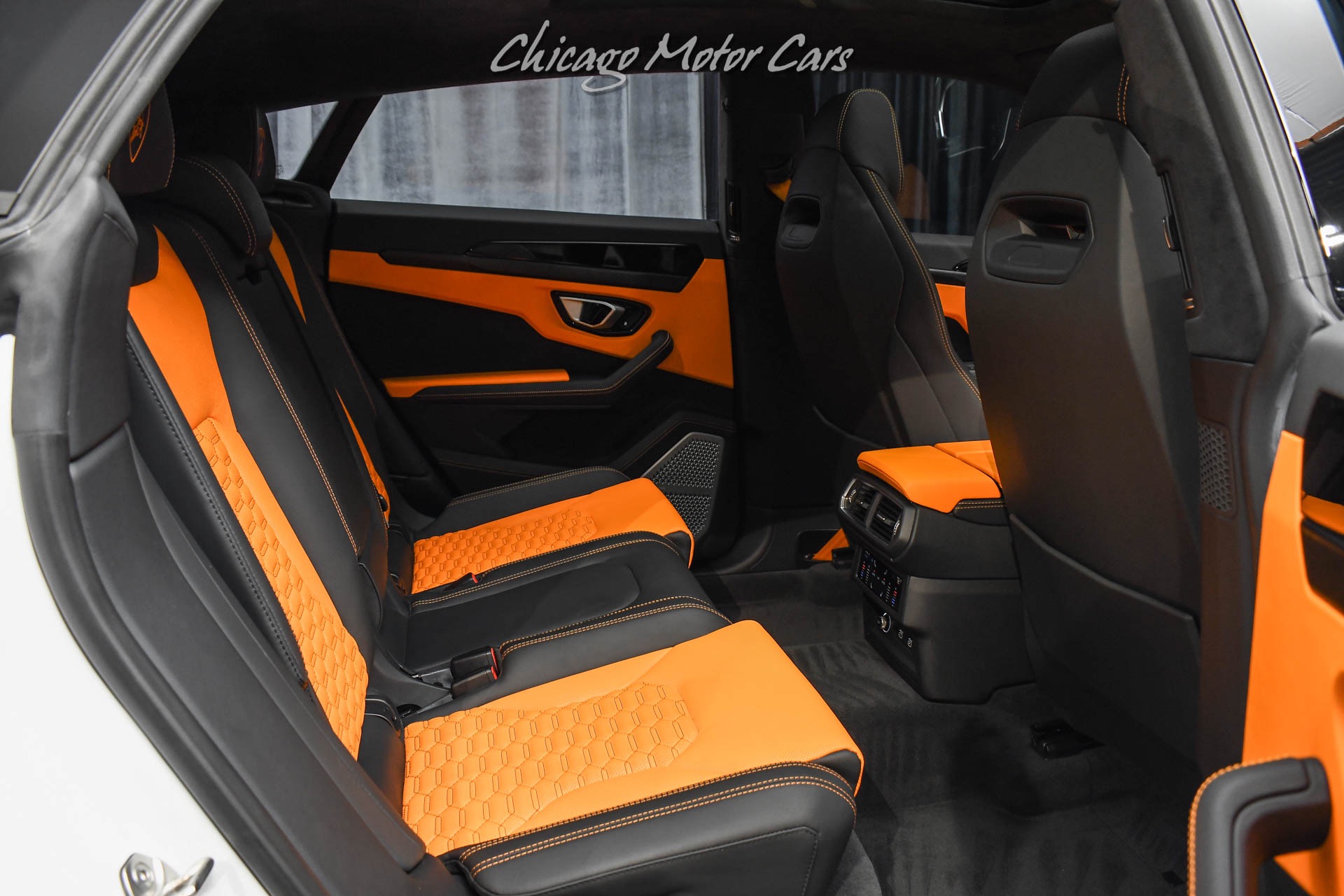 Used-2022-Lamborghini-Urus-SUV-LOADED-Hot-Color-Combo-B-O-3D-Audio-Parking-Assistance-Pkg