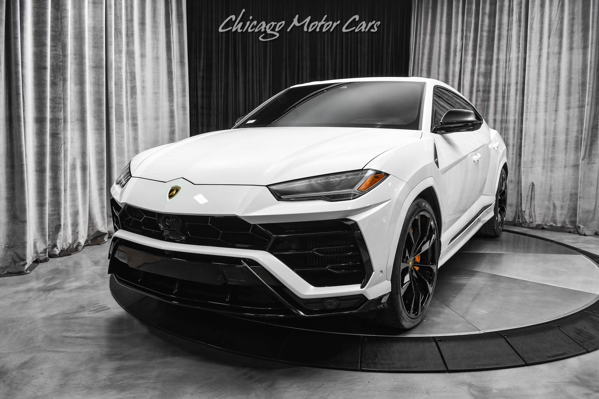 Used-2022-Lamborghini-Urus-SUV-LOADED-Hot-Color-Combo-B-O-3D-Audio-Parking-Assistance-Pkg