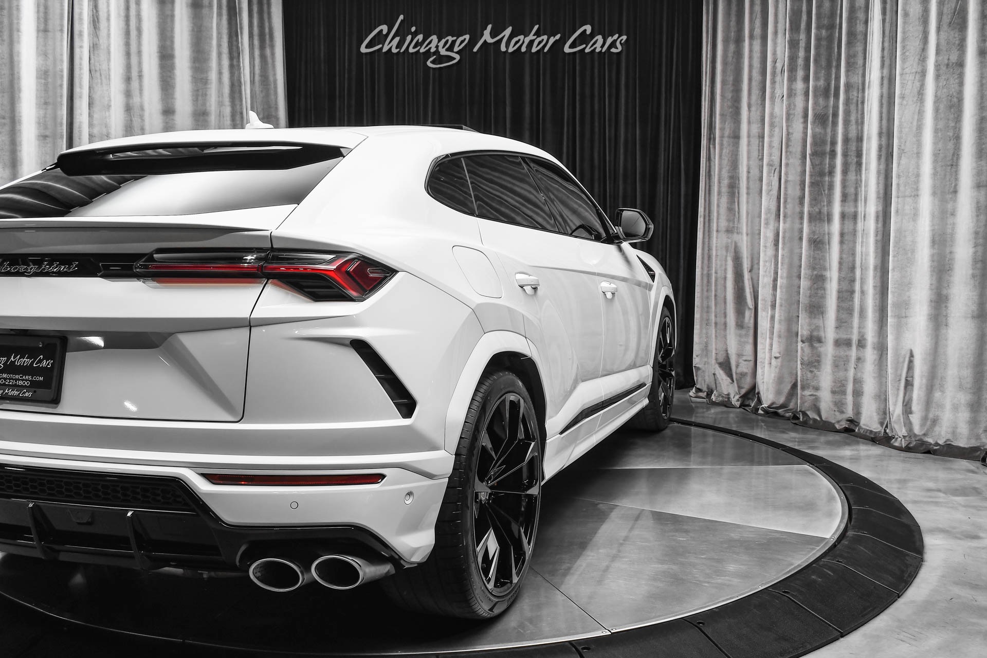 Used-2022-Lamborghini-Urus-SUV-LOADED-Hot-Color-Combo-B-O-3D-Audio-Parking-Assistance-Pkg