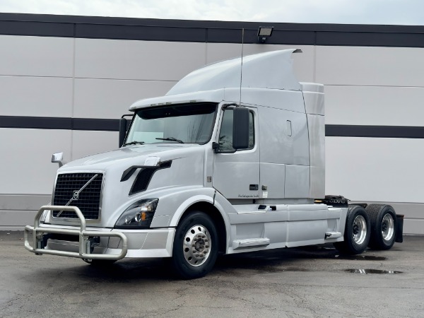 Used 2012 Volvo VNL Sleeper - Volvo D13 Power- Automatic - Raised Roof Sleeper for sale Sold at Chicago Motor Cars in West Chicago IL 60185 2
